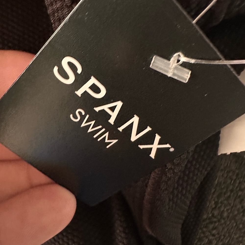 🆕 Spanx Shaping Piqué Swim Dress - Picture 4 of 6